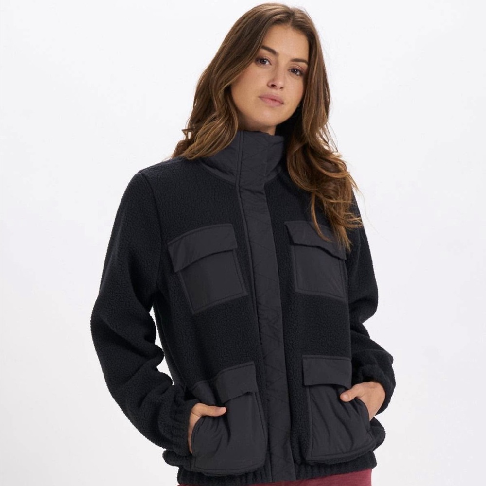 Women’s Vuori Utility Jacket Black, Small, Sold out online